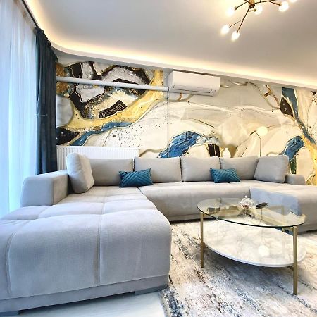 Coquette Apartment Брашов Екстериор снимка