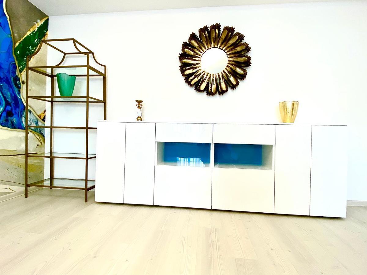 Coquette Apartment Брашов Екстериор снимка