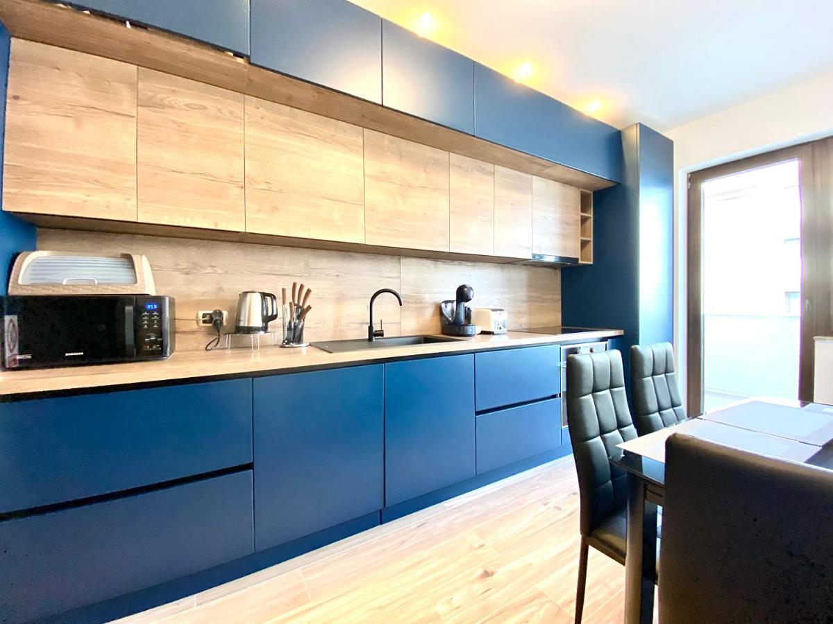 Coquette Apartment Брашов Екстериор снимка