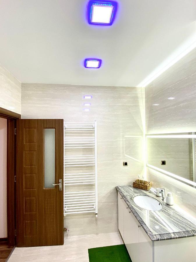 Coquette Apartment Брашов Екстериор снимка