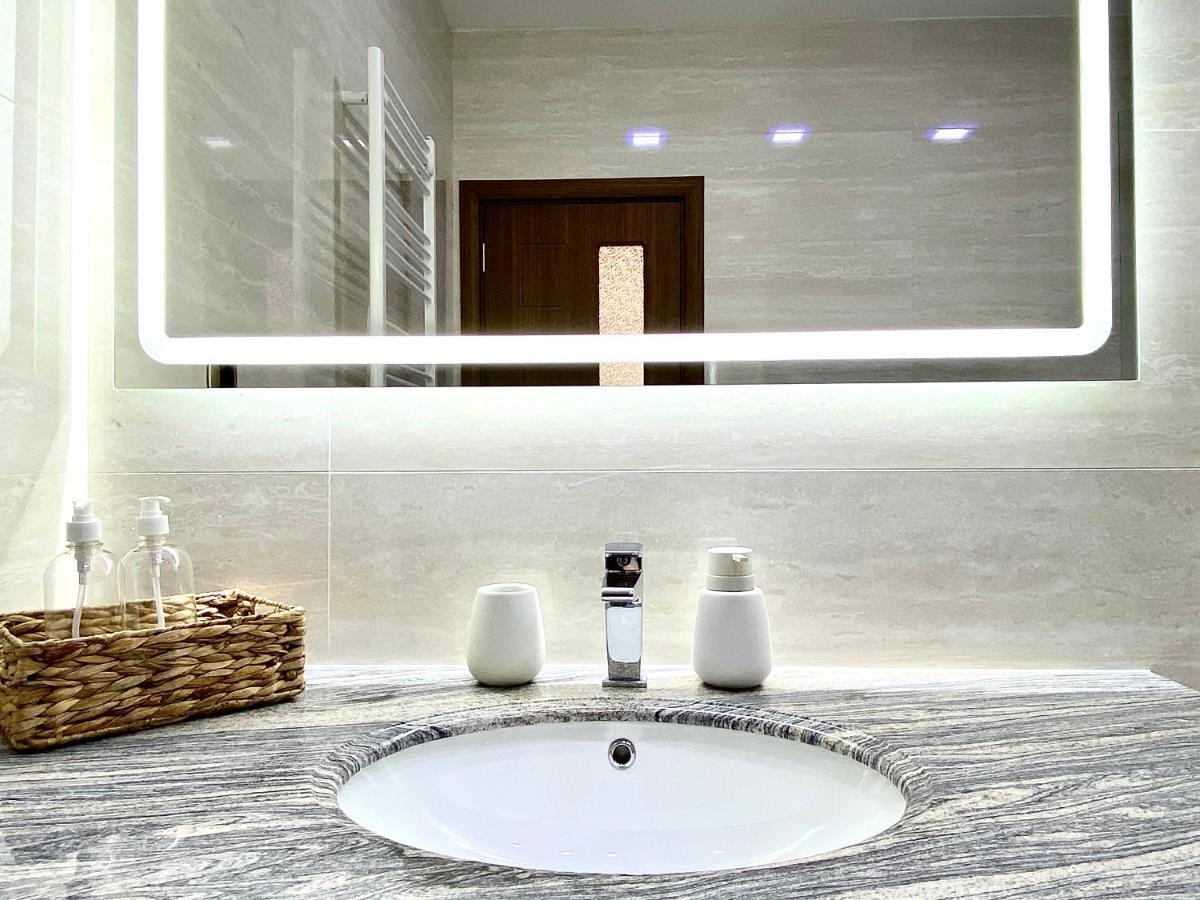 Coquette Apartment Брашов Екстериор снимка