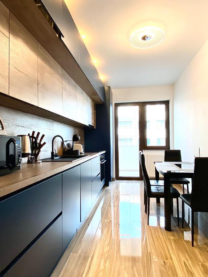Coquette Apartment Брашов Екстериор снимка